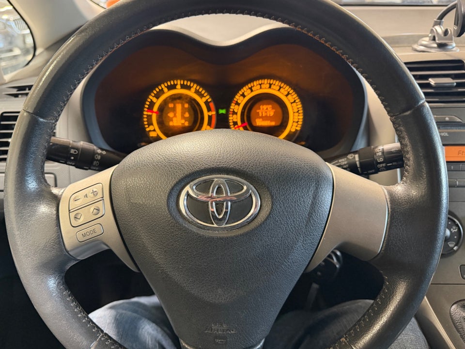 Toyota Auris 1,6 Luna 5d