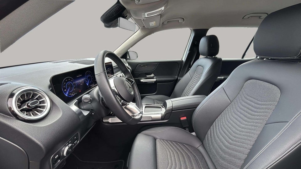 Mercedes EQB300 Progressive 4Matic Van 5d