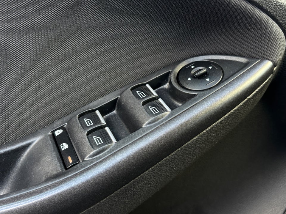 Ford Focus 1,0 SCTi 100 Titanium stc. 5d