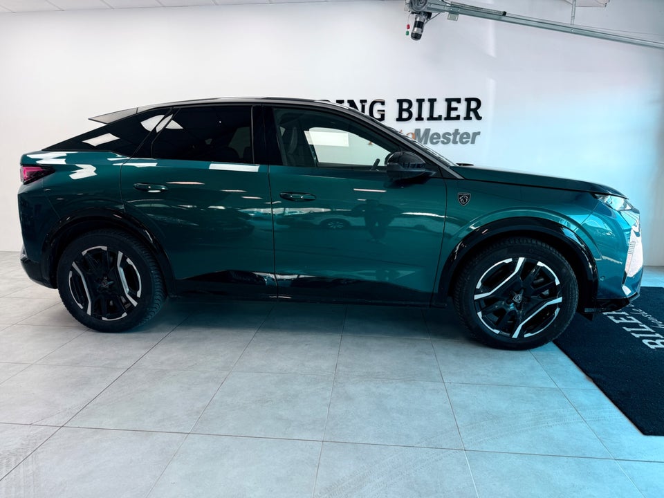 Peugeot e-3008 77 GT Pack 5d