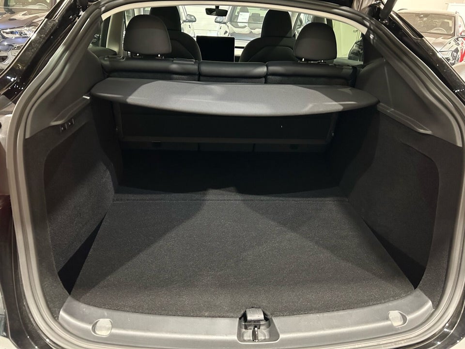 Tesla Model Y Long Range AWD 5d