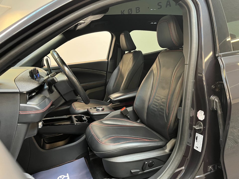 Ford Mustang Mach-E 98 Premium Extended Range AWD 5d