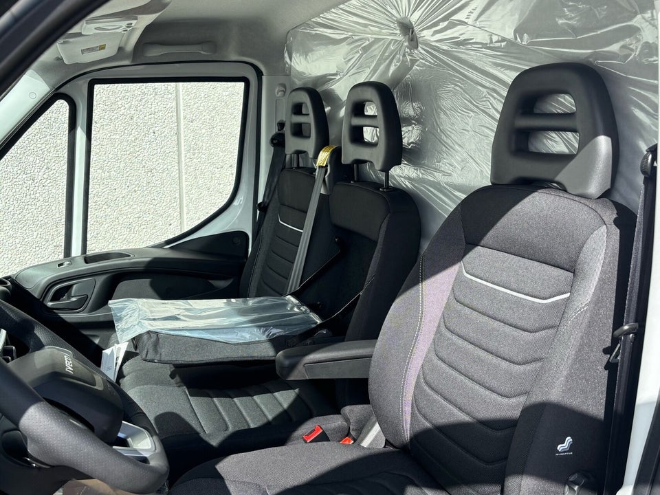 Iveco Daily 3,0 35S18 4100mm Alukasse m/lift AG8