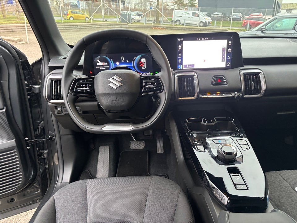 Suzuki eVitara 61 Active 5d