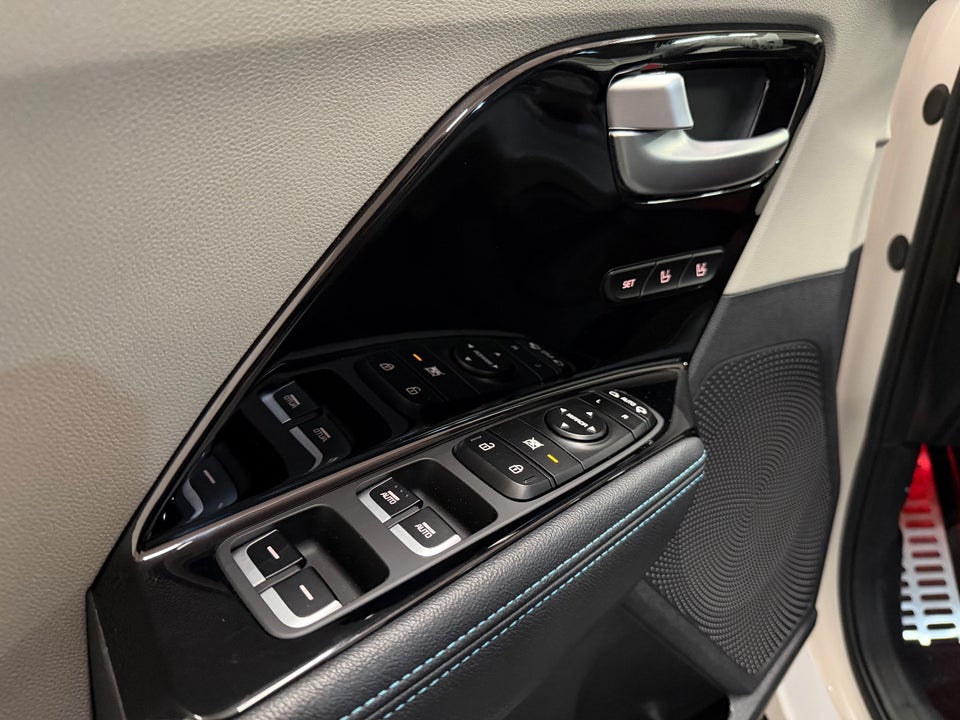 Kia Niro 1,6 HEV Advance DCT 5d