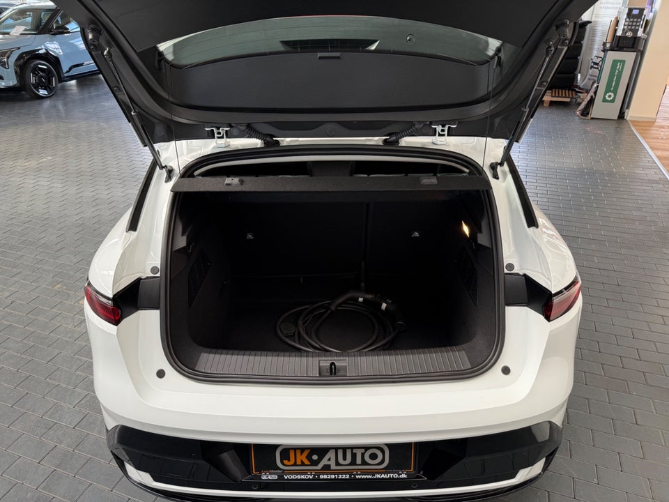 Renault Megane E-Tech 40 Equilibre 5d