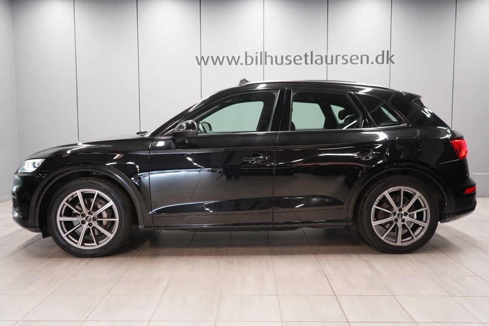 Audi Q5 55 TFSi e Sport quattro S-tr. 5d