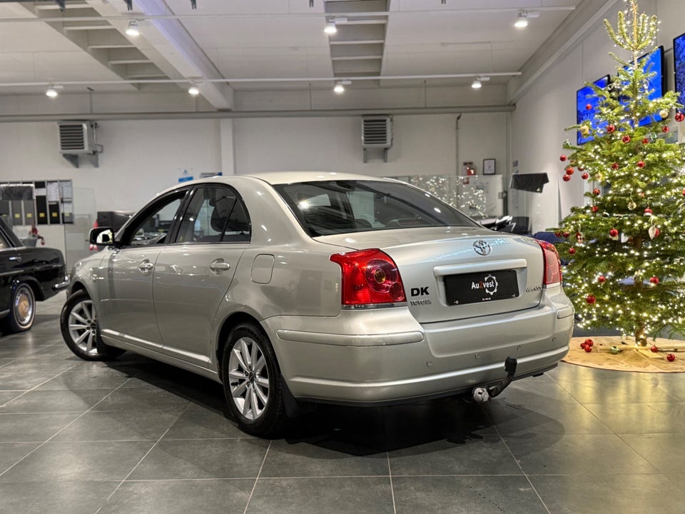 Toyota Avensis 1,8 VVT-i Sol 5d