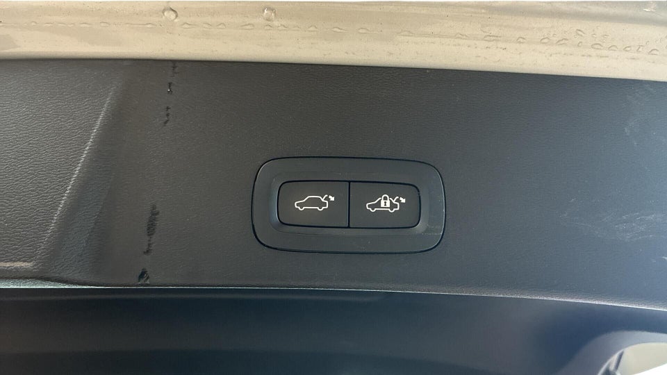 Volvo XC40 P6 ReCharge Core 5d