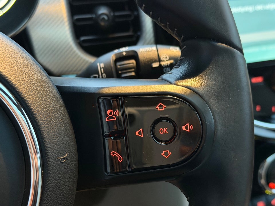 MINI Cooper SE Maximise 3d