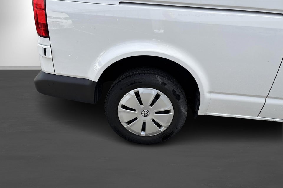 VW Transporter 2,0 TDi 110 Kassevogn lang