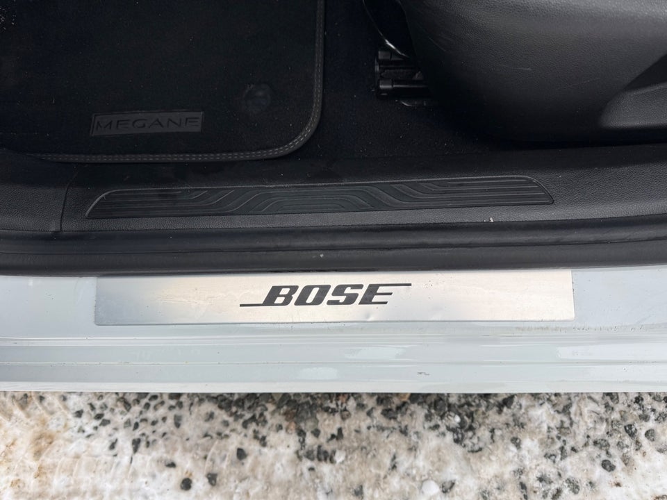 Renault Megane IV 1,3 TCe 140 Bose Edition Sport Tourer EDC 5d