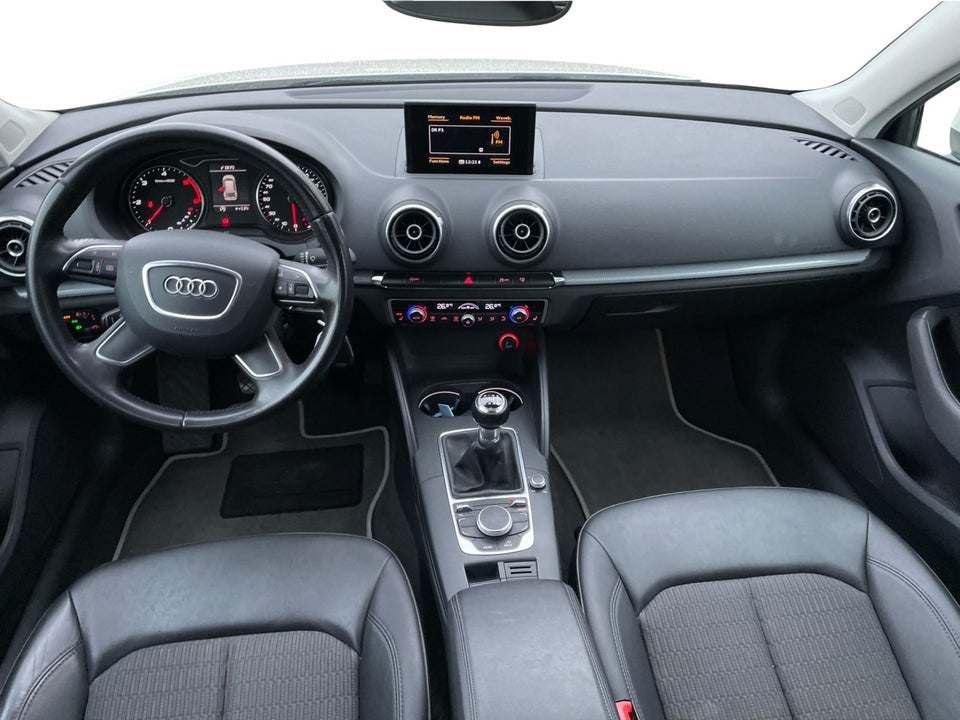 Audi A3 1,6 TDi 110 Attraction Sportback 5d