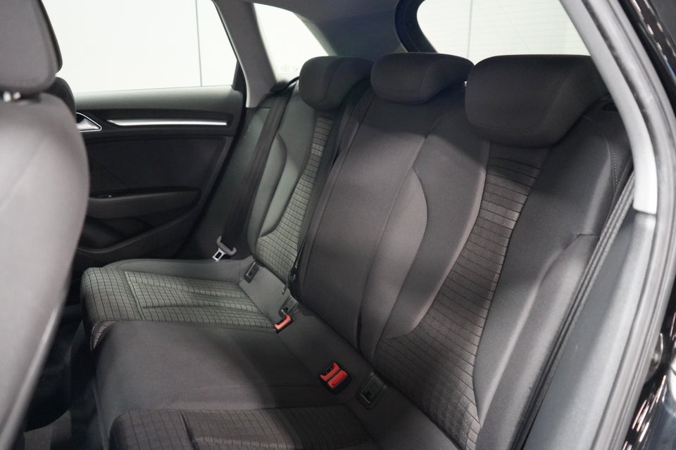 Audi A3 40 TFSi Sport Limited Sportback S-tr. 5d