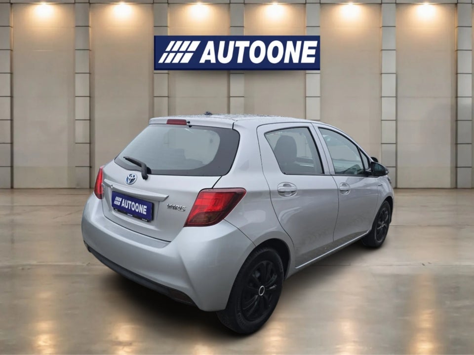 Toyota Yaris 1,5 Hybrid H1 e-CVT 5d