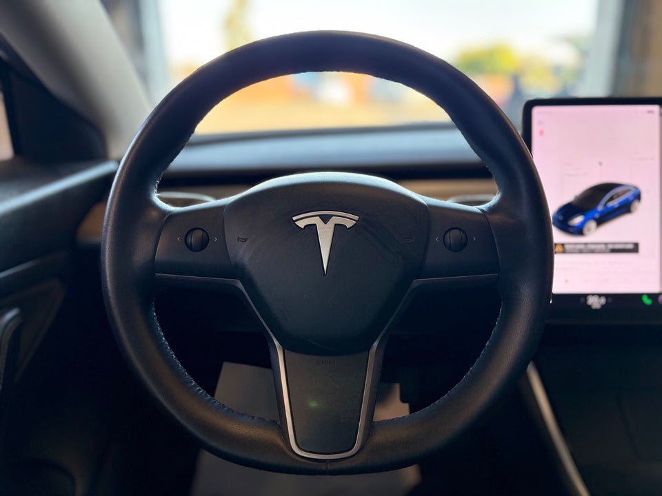 Tesla Model 3 Standard Range+ RWD 4d
