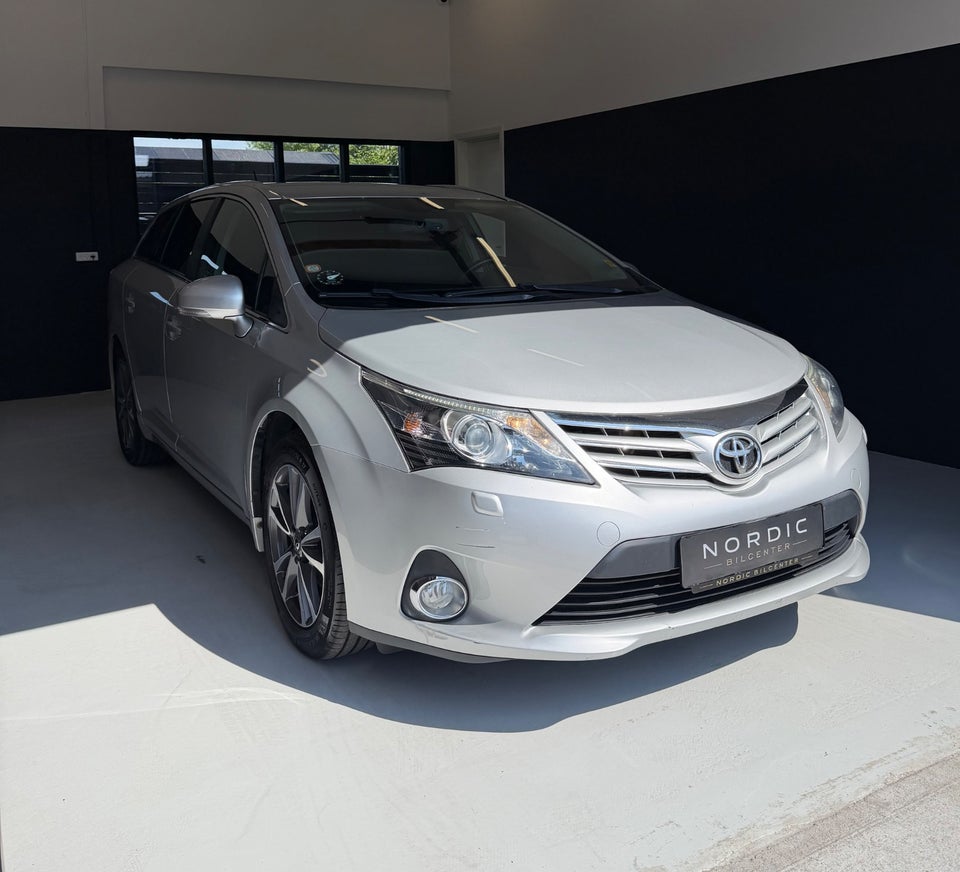 Toyota Avensis 1,8 VVT-i T2 Touch stc. 5d