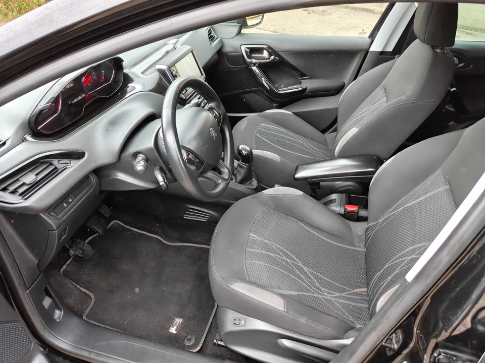 Peugeot 208 1,6 e-HDi 92 Active 5d