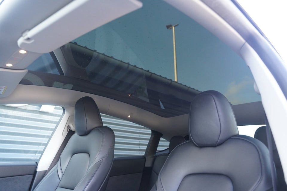 Tesla Model Y Long Range AWD 5d