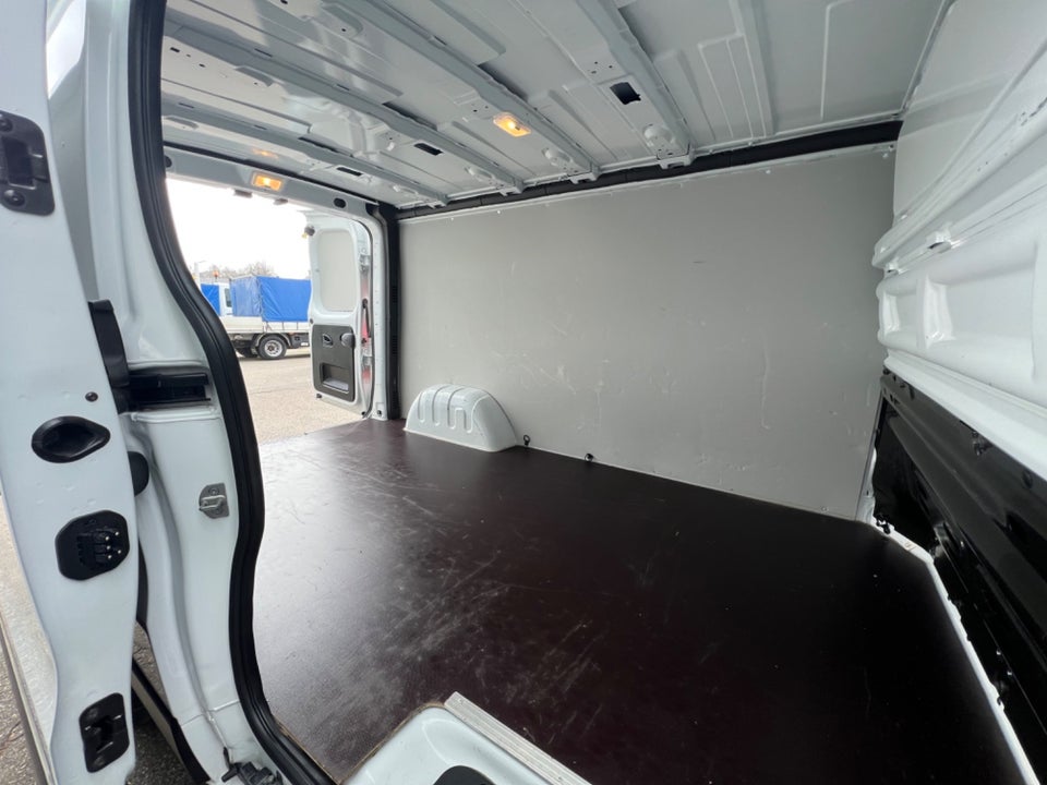 Renault Trafic 2,0 dCi 150 L2H1 EDC