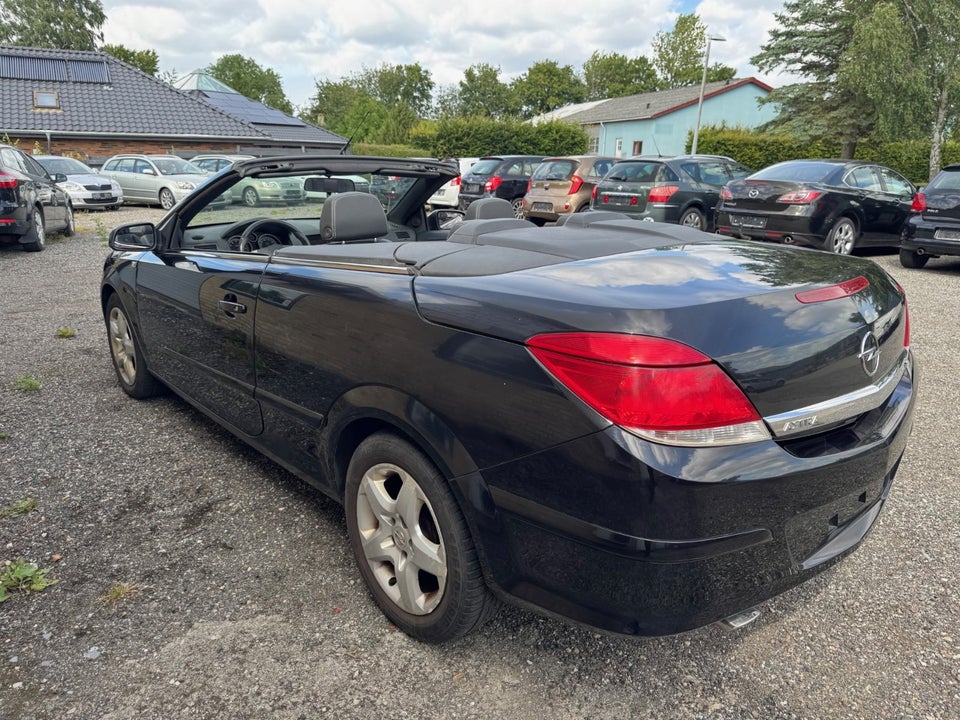Opel Astra 1,8 16V Cosmo TwinTop 2d