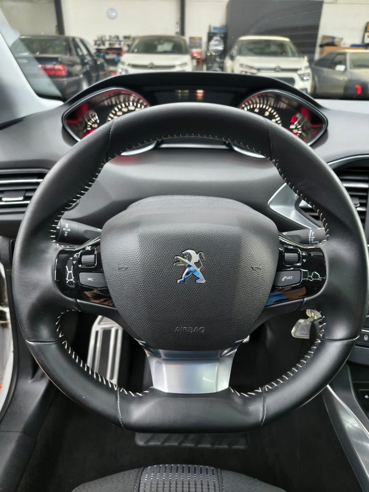 Peugeot 308 1,2 PureTech 130 Infinity SW 5d