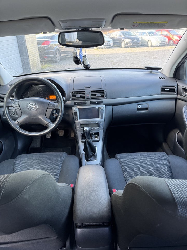 Toyota Avensis 1,8 VVT-i Sol stc. 5d