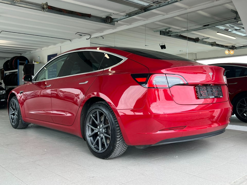 Tesla Model 3 Standard Range+ RWD 4d
