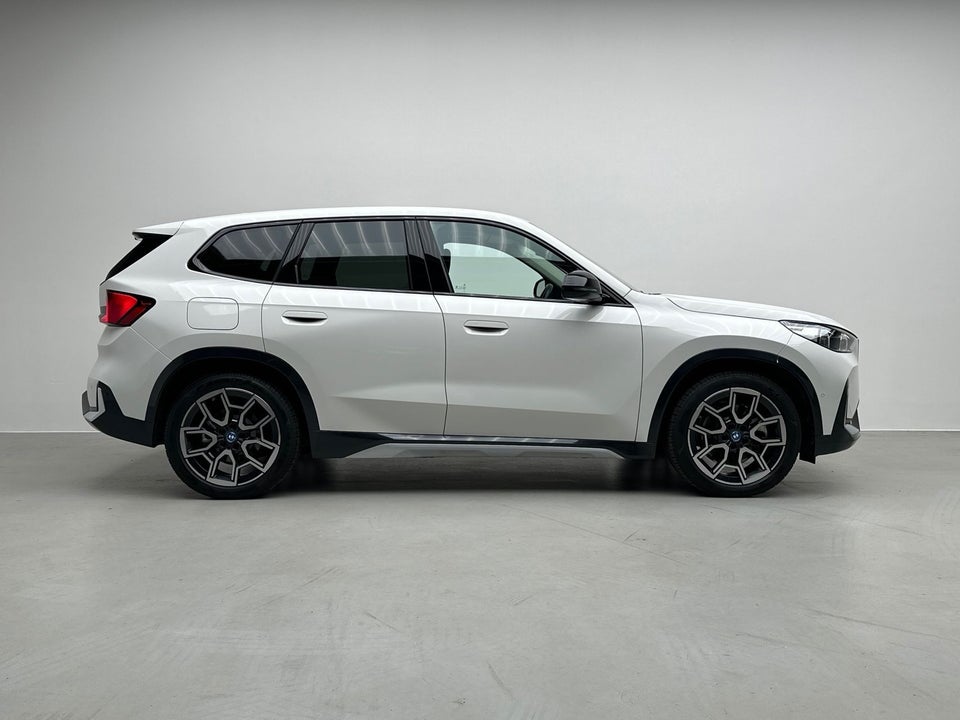 BMW iX1 eDrive20 X-Line 5d