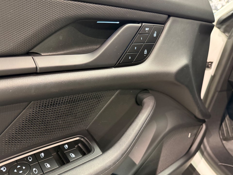 Porsche Taycan Performance+ 4d