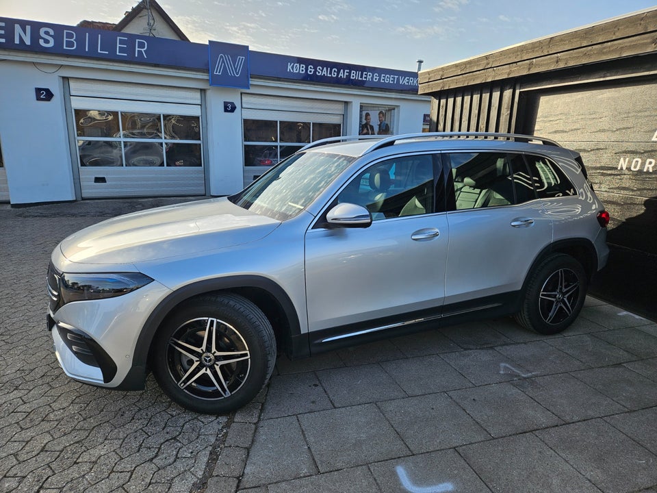 Mercedes EQB250 AMG Line 5d