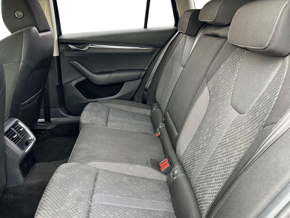 Skoda Octavia 1,4 TSi iV Plus Combi DSG 5d