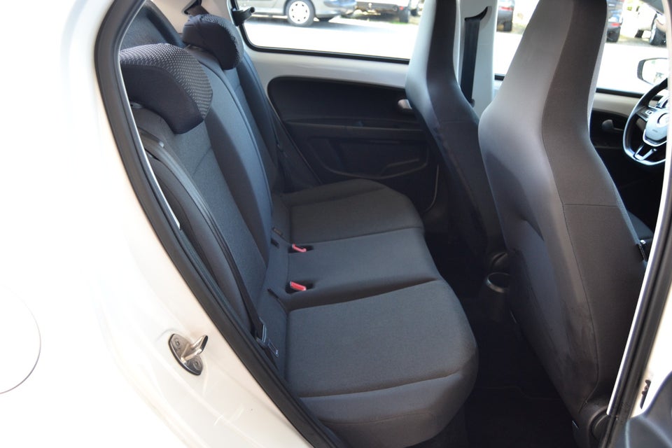 VW Up! 1,0 MPi 60 White Style 5d