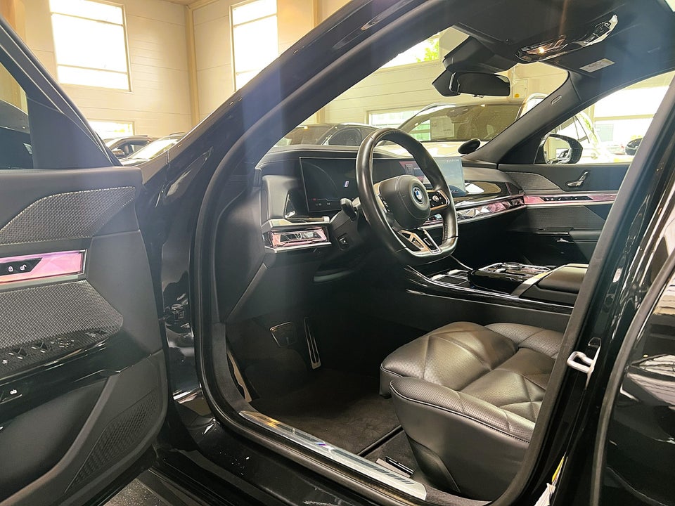 BMW i7 eDrive50 M-Sport 4d