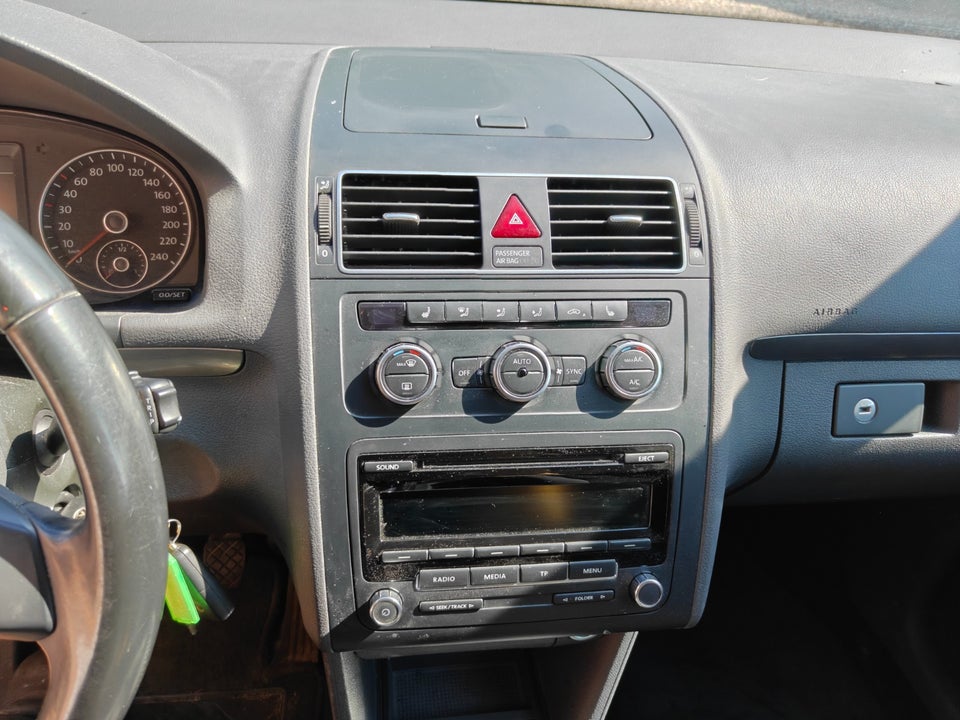 VW Touran 1,6 TDi 105 Comfortline BMT Van 5d