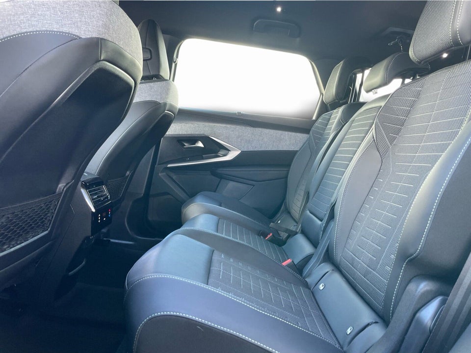 Peugeot e-5008 77 GT Pack 7prs 5d