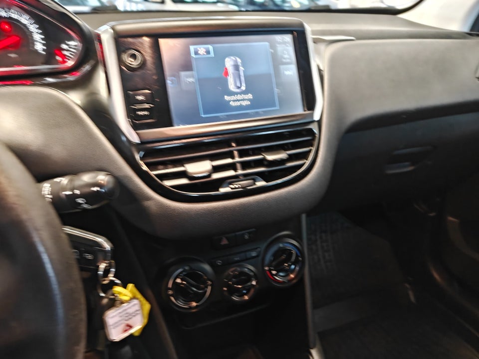 Peugeot 208 1,6 e-HDi 92 Active 5d