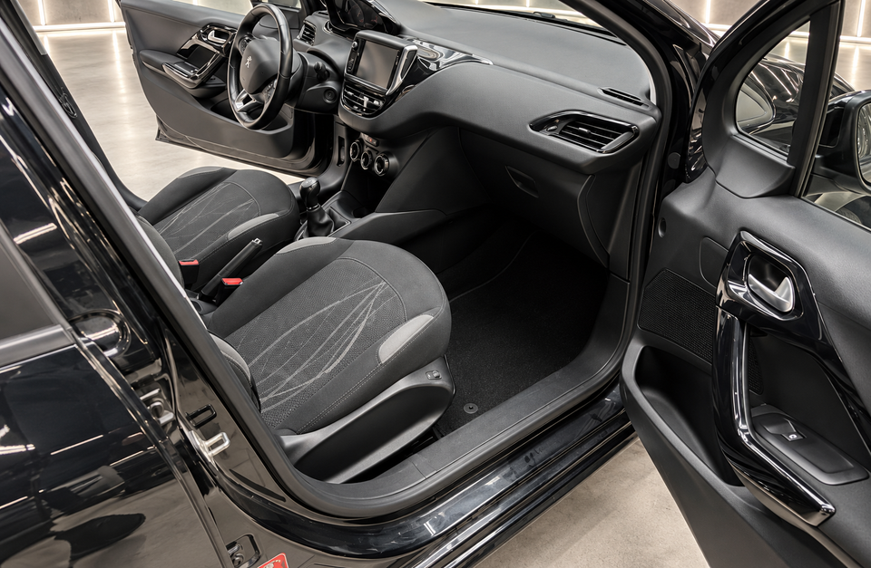 Peugeot 208 1,2 VTi Active 5d
