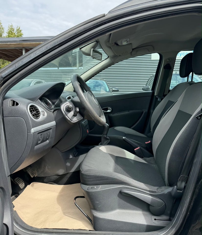 Renault Clio II 1,5 dCi 65 Storia 5d