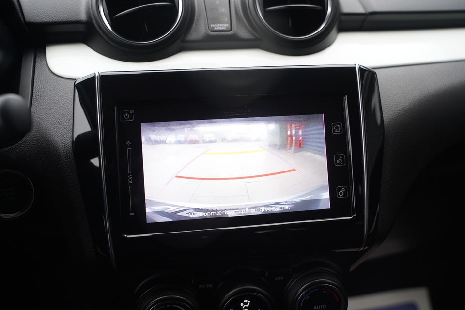 Suzuki Swift 1,0 Boosterjet mHybrid Exclusive Hit 5d