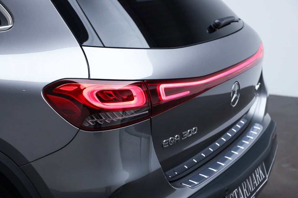 Mercedes EQA300 AMG Line 4Matic 5d