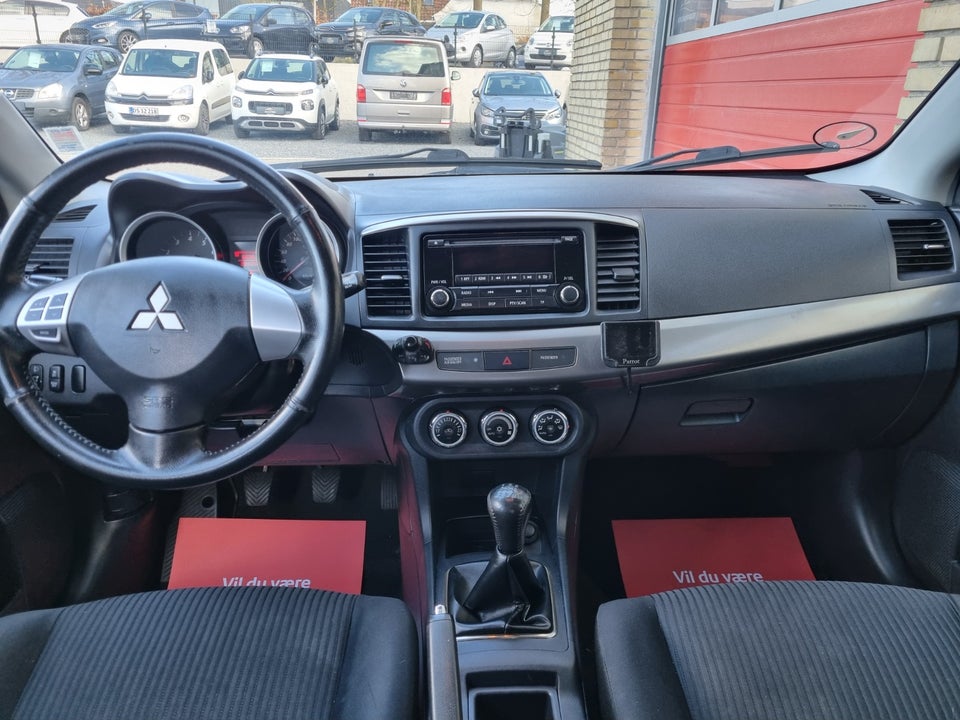 Mitsubishi Lancer 1,6 Invite SportBack 5d