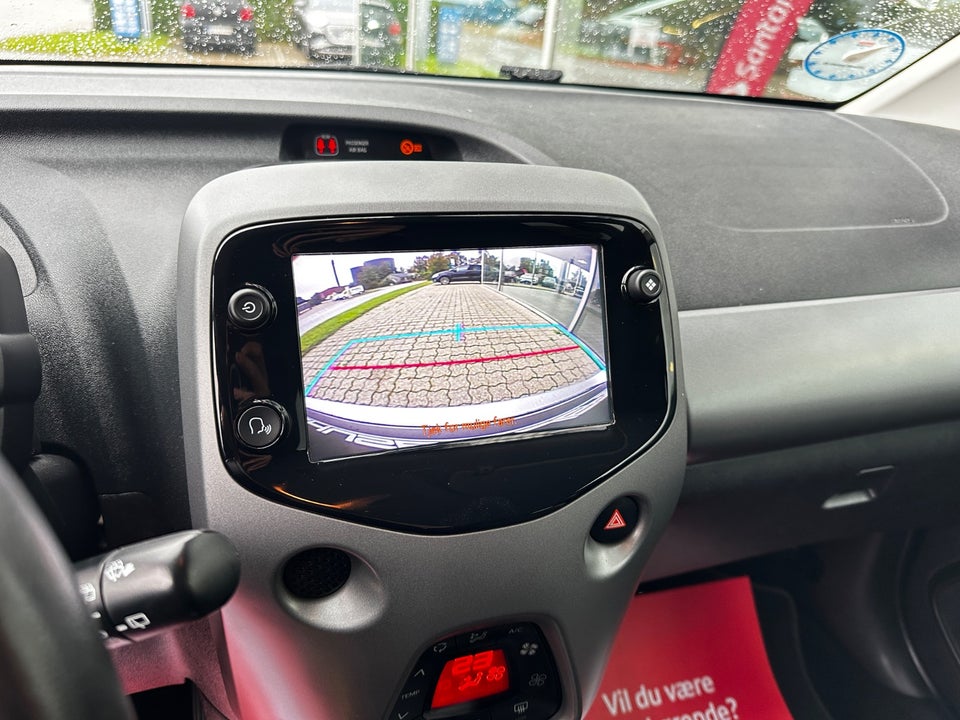 Toyota Aygo 1,0 VVT-i x-press 5d
