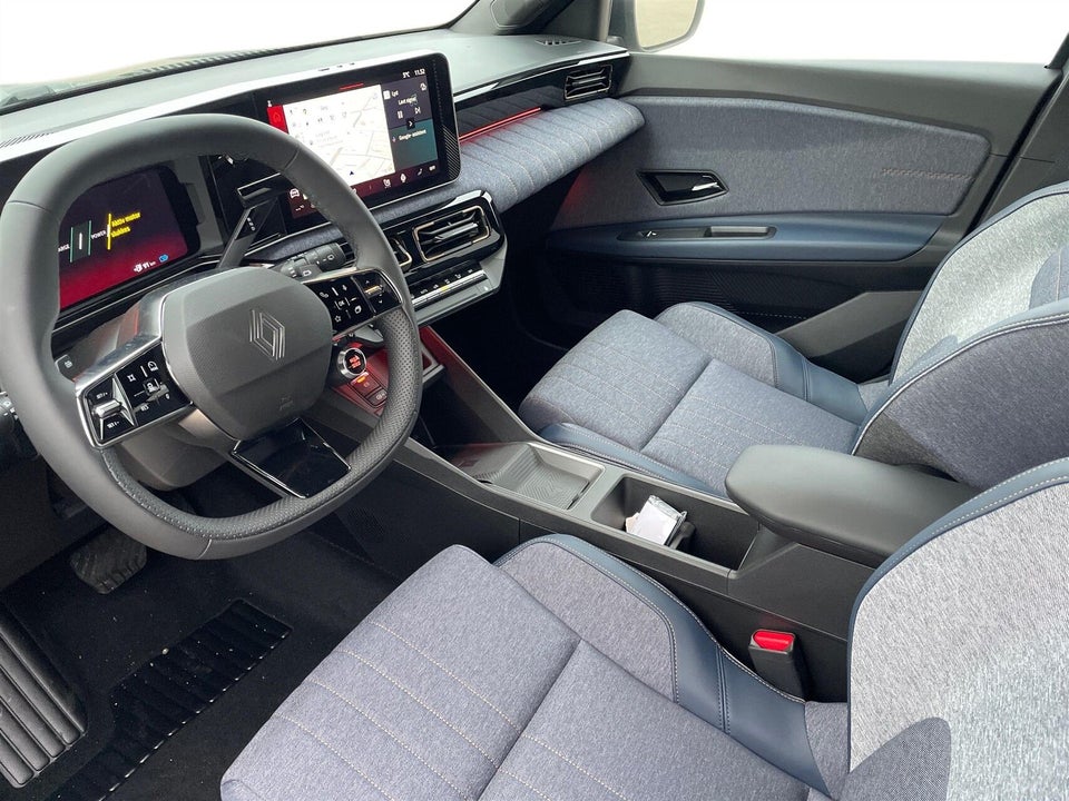 Renault 4 E-Tech 52 Techno 5d