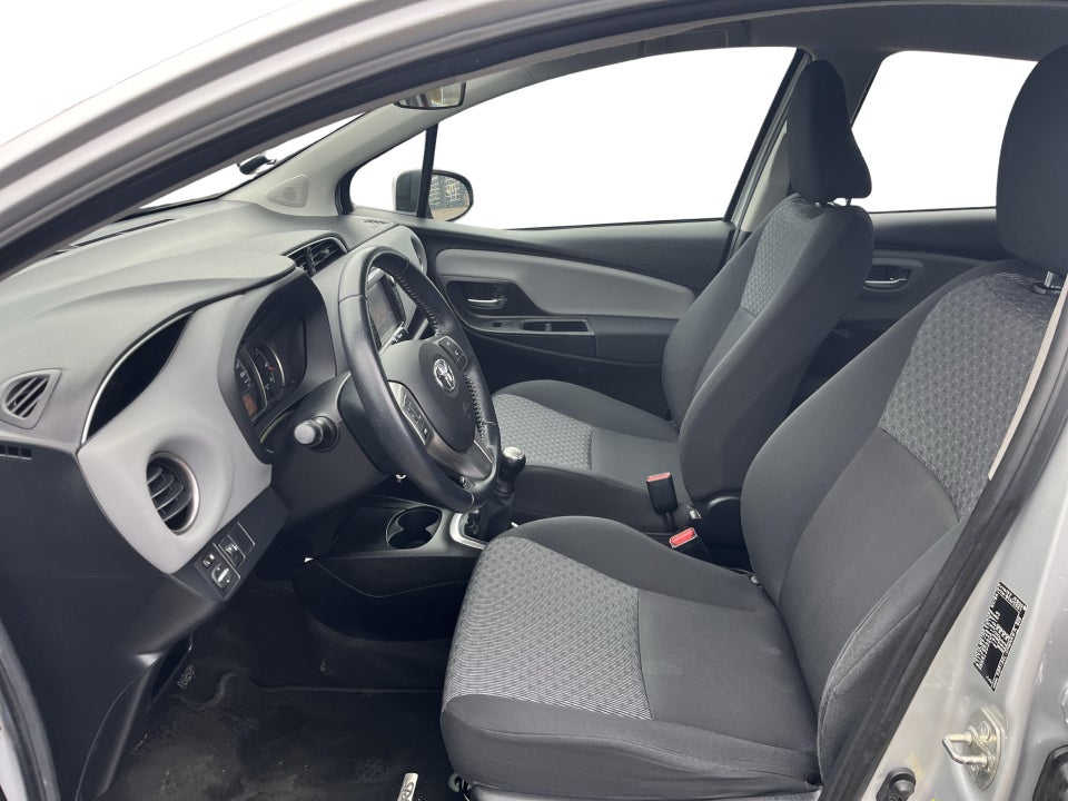 Toyota Yaris 1,0 VVT-i T2 5d
