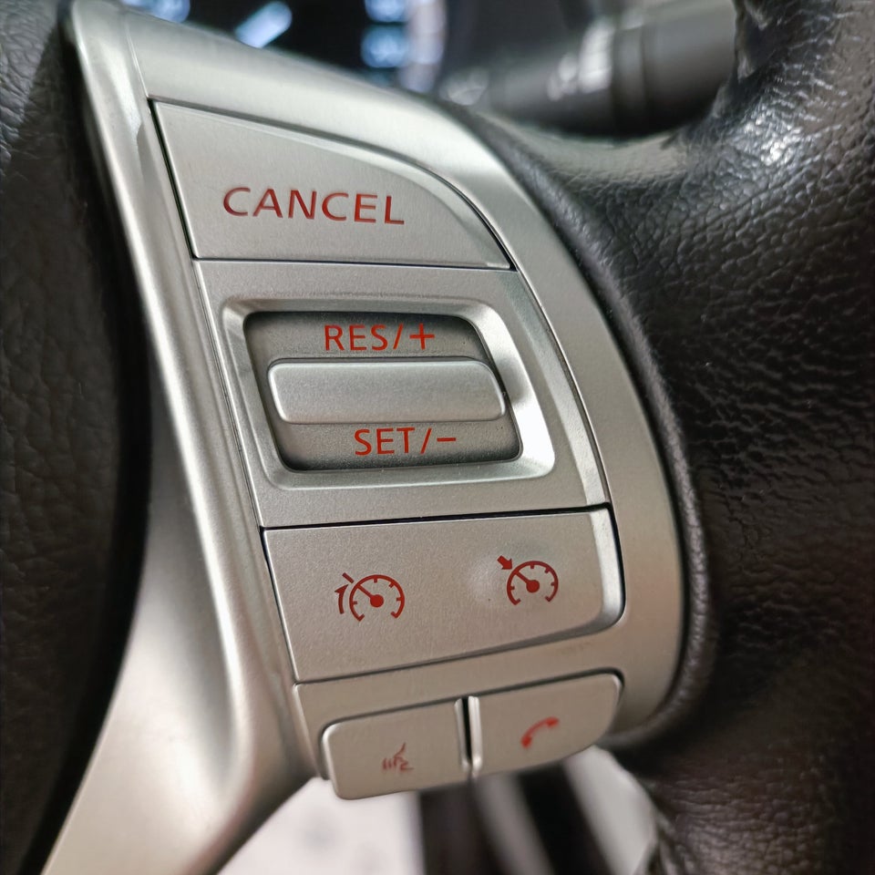 Nissan Navara 2,3 dCi 190 Db.Kab Tekna aut. 4d