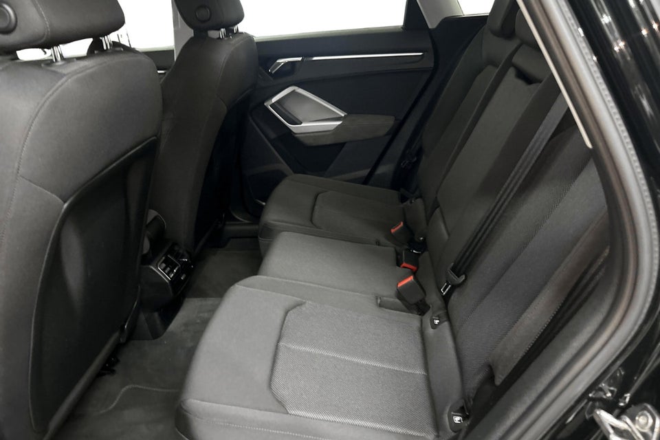 Audi Q3 45 TFSi e Attitude plus S-tr. 5d