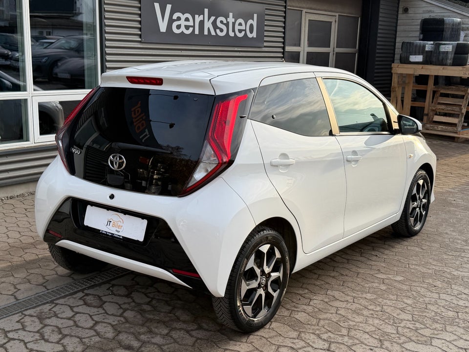 Toyota Aygo 1,0 VVT-i x-press 5d