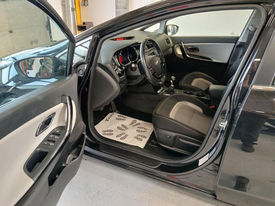 Kia Ceed 1,6 CRDi 136 Limited 5d