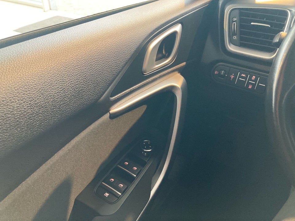 Kia Ceed 1,0 T-GDi Prestige SW 5d
